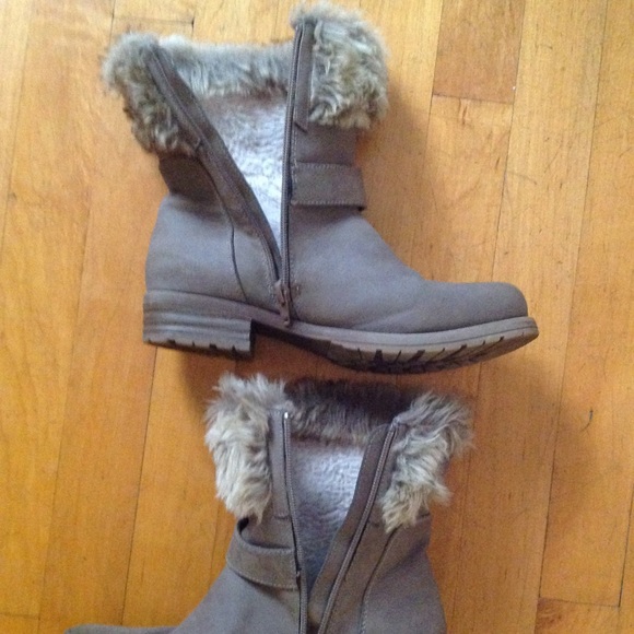 Steve Madden Millie Gray Leather Boots Faux Fur  8 - Picture 4 of 8